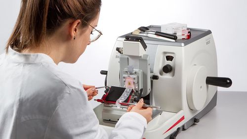 Embedding Centers & Microtomes